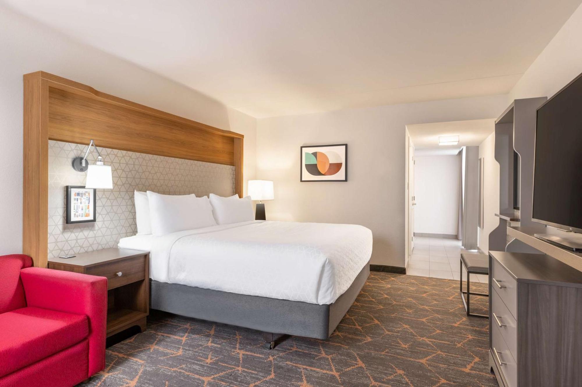Doubletree By Hilton Worth South Hotel